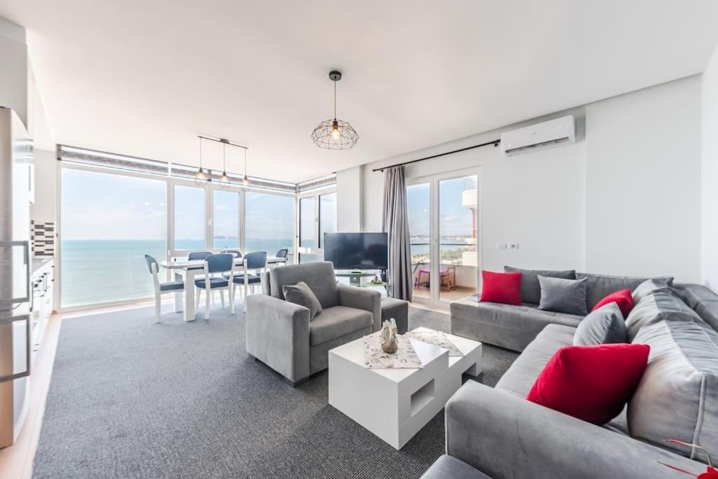 Seaview Luxury Suite By Ps โกเลม ภายนอก รูปภาพ