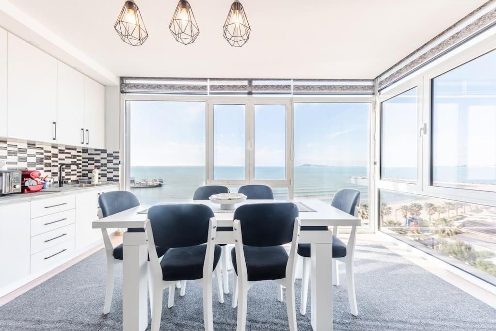 Seaview Luxury Suite By Ps โกเลม ภายนอก รูปภาพ