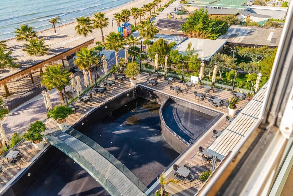 Seaview Luxury Suite By Ps โกเลม ภายนอก รูปภาพ