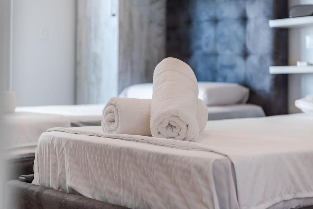 Seaview Luxury Suite By Ps โกเลม ภายนอก รูปภาพ