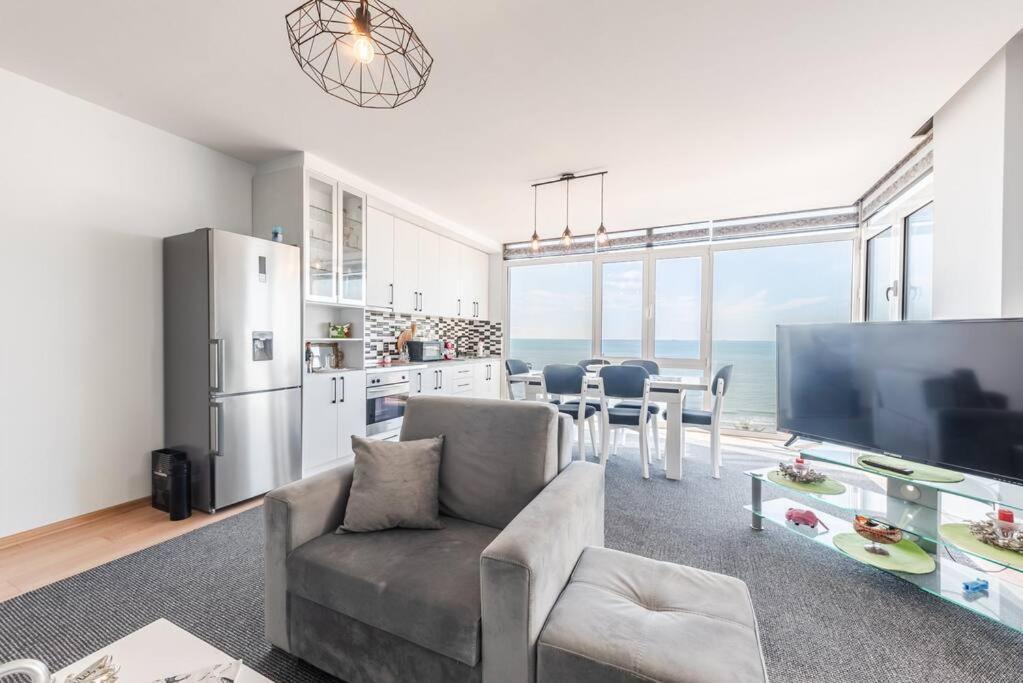 Seaview Luxury Suite By Ps โกเลม ภายนอก รูปภาพ