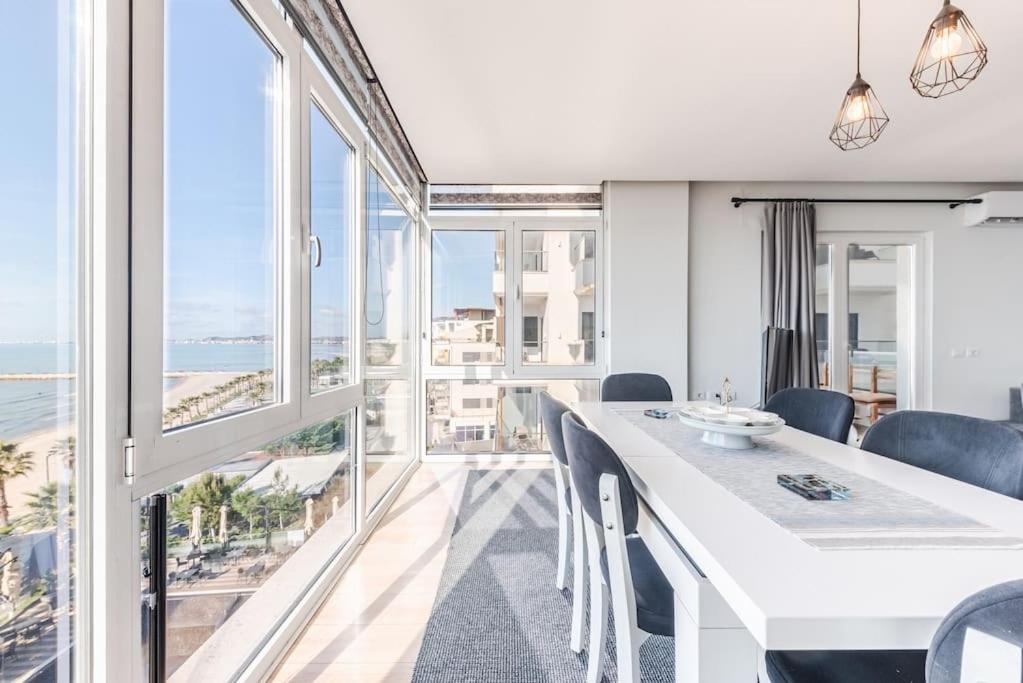Seaview Luxury Suite By Ps โกเลม ภายนอก รูปภาพ